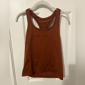 Cropped lululemon tank